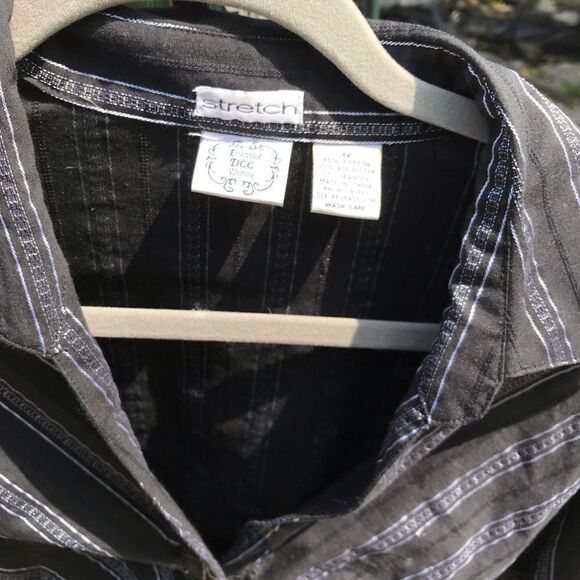 Women’s Black and White Button Down Top - Picture 5 of 9